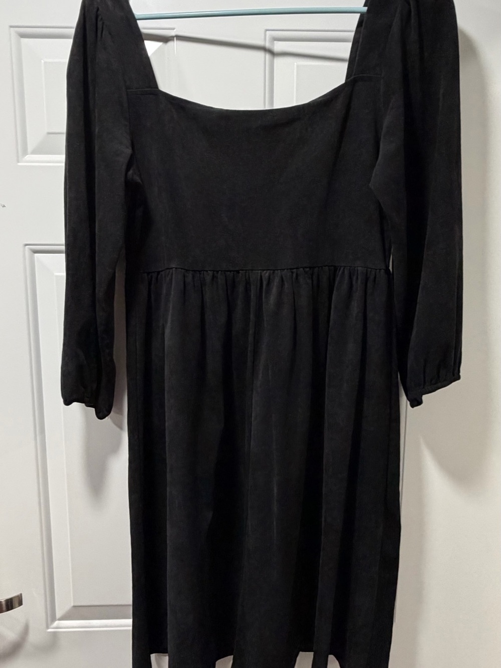 Black Long-Sleeve Velvet feel Square Neck Women's Dress